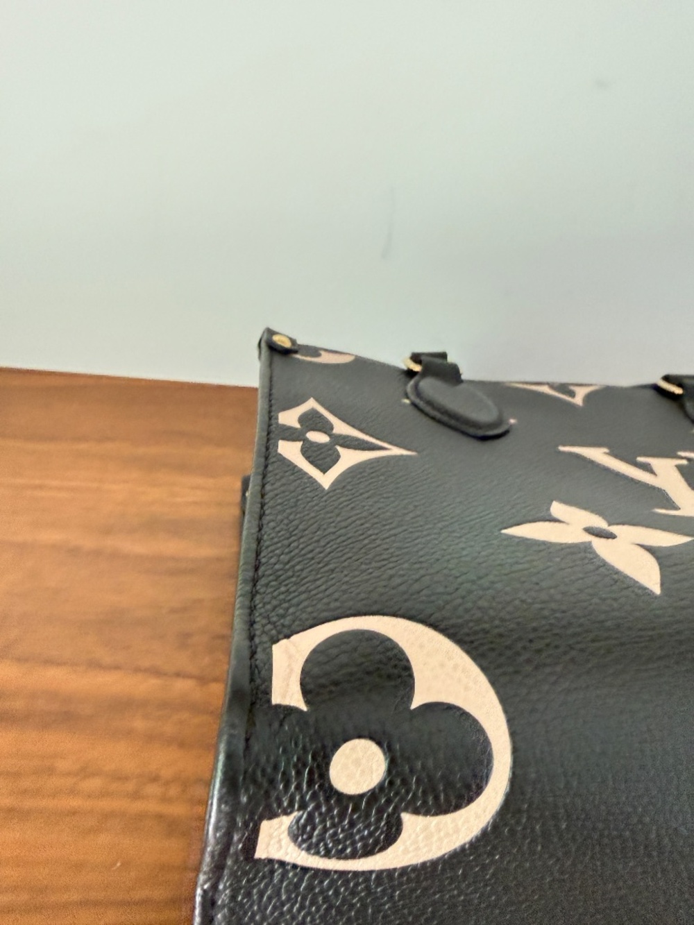Louis Vuitton Empreinte Monogram Giant Onthego PM Black Beige Pre-Owned - Picture 2 of 13